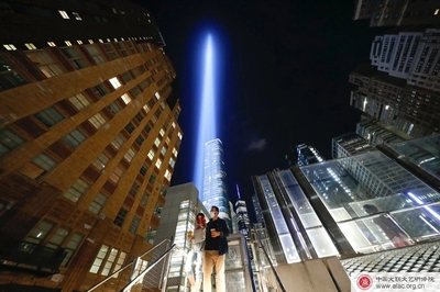 目擊疫情下的紐約防護(hù)服