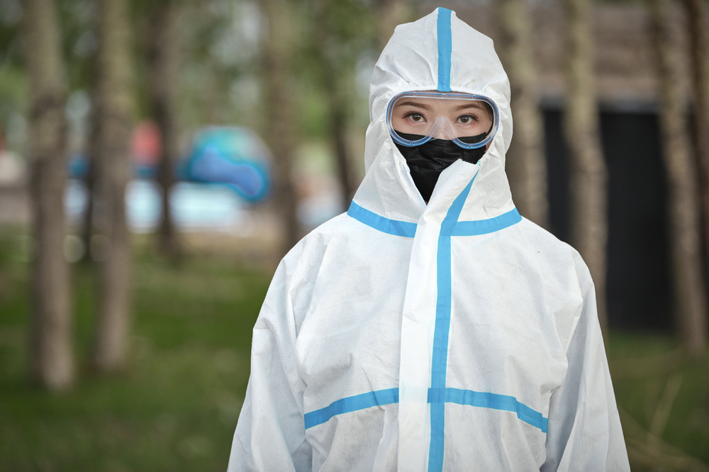 白衣執甲，守護生命——致敬防護服下的女性力量